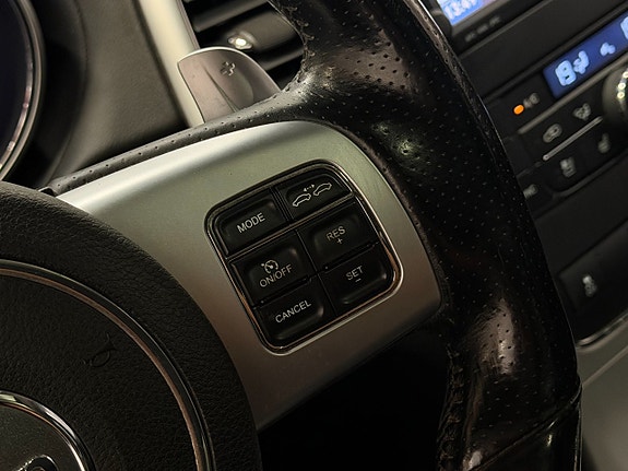 Jeep Grand Cherokee 26 of 30