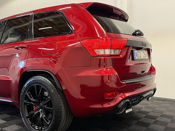 Jeep Grand Cherokee 13 of 30