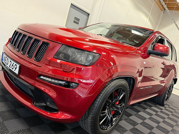 Jeep Grand Cherokee 12 of 30