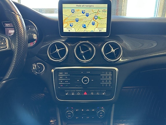 Mercedes-Benz CLA250 11 of 23