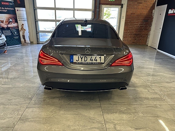 Mercedes-Benz CLA250 16 of 23