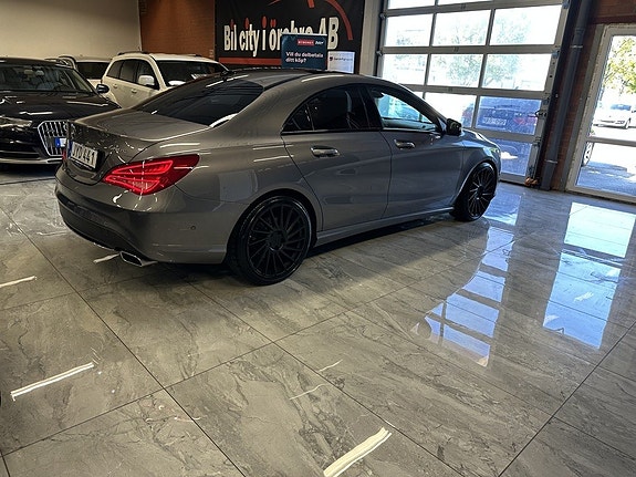 Mercedes-Benz CLA250 4 of 23