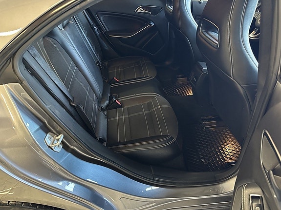 Mercedes-Benz CLA250 20 of 23