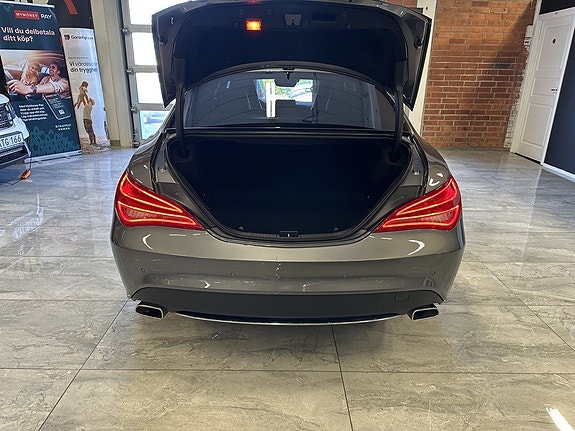 Mercedes-Benz CLA250 17 of 23