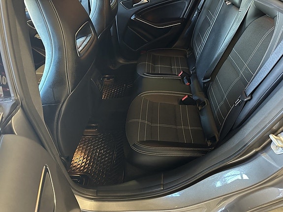 Mercedes-Benz CLA250 21 of 23