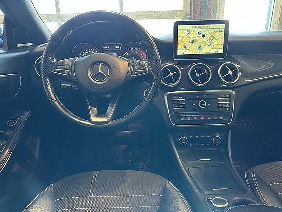 Mercedes-Benz CLA250 9 of 23