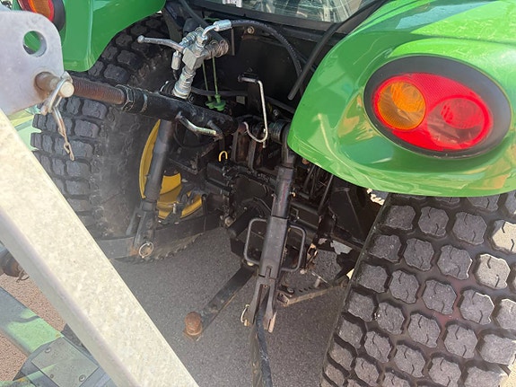 John Deere 3520 4 of 11