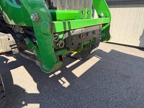 John Deere 3520 5 of 11