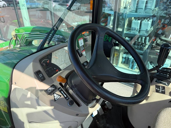 John Deere 3520 10 of 11
