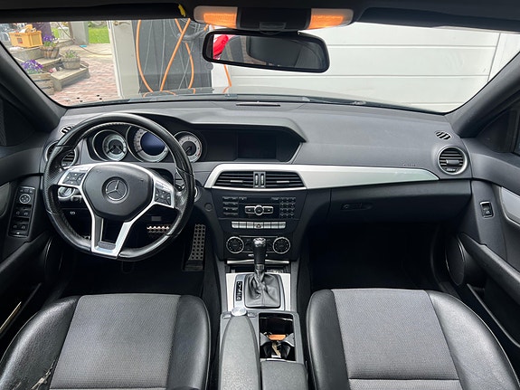 Mercedes-Benz C220 5 of 9