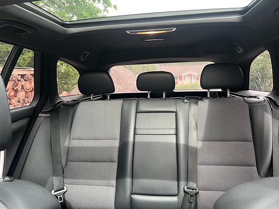 Mercedes-Benz C220 7 of 9