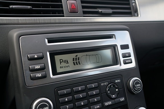 Volvo V70 12 of 17