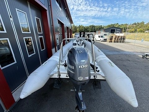 Atomix 500 RIB Centre – Yamaha 100 hk 5 of 12