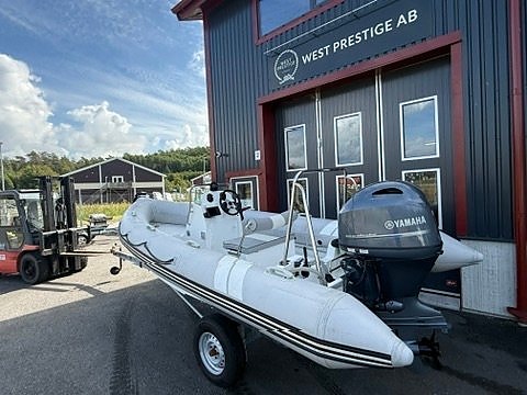 Atomix 500 RIB Centre – Yamaha 100 hk 11 of 12