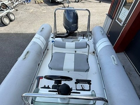 Atomix 500 RIB Centre – Yamaha 100 hk 9 of 12