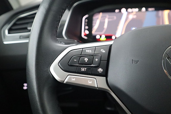 Volkswagen Tiguan 16 of 24