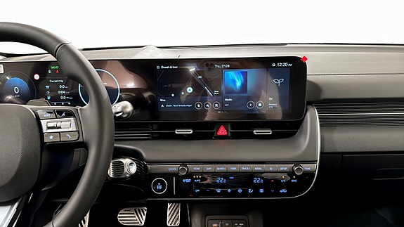 Hyundai IONIQ 12 of 12