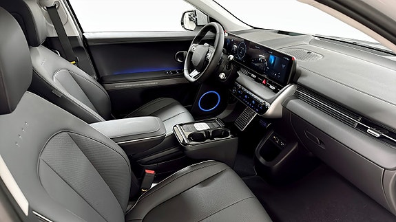Hyundai IONIQ 3 of 12