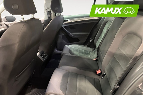 Volkswagen Golf Alltrack 14 of 26