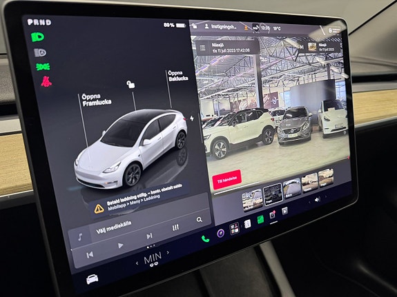 Tesla Model Y 14 of 23