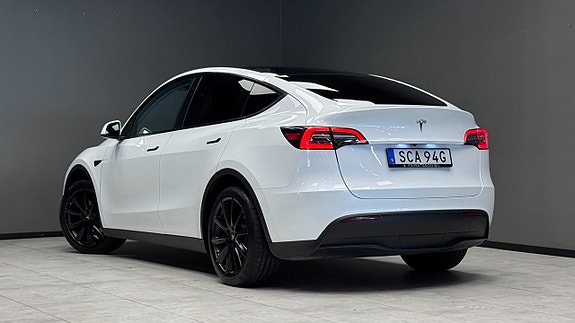 Tesla Model Y 17 of 23
