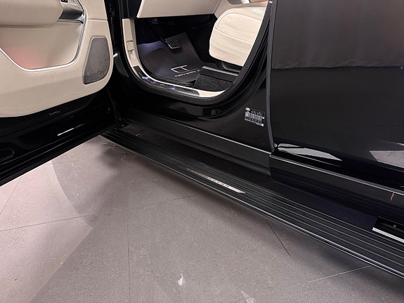 Land Rover Range Rover 13 of 22