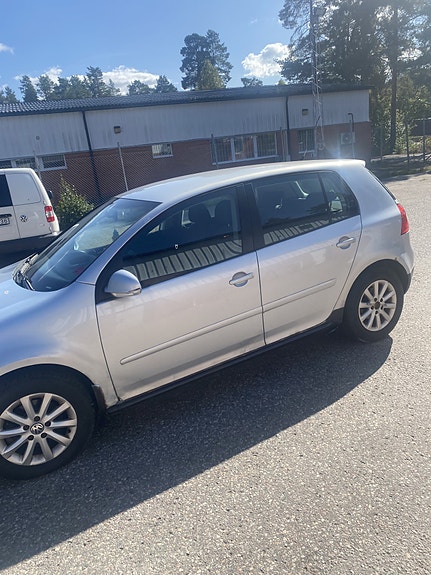 Volkswagen Golf V 3 of 4