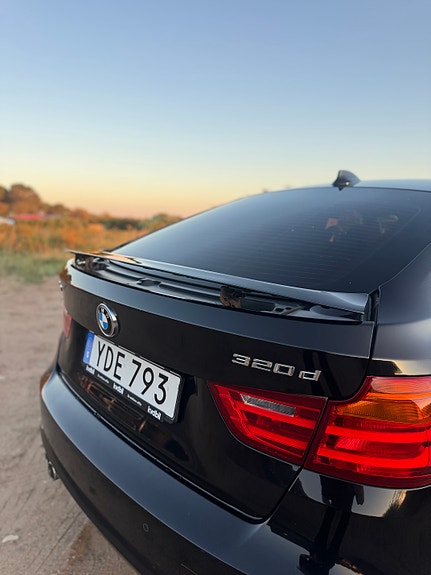BMW 320d 3 of 18