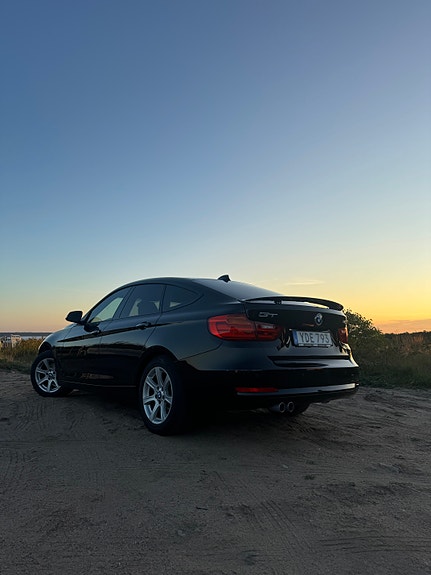 BMW 320d 16 of 18