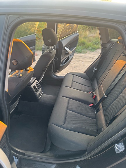 BMW 320d 11 of 18