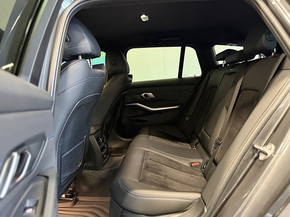 BMW 330e 13 of 30