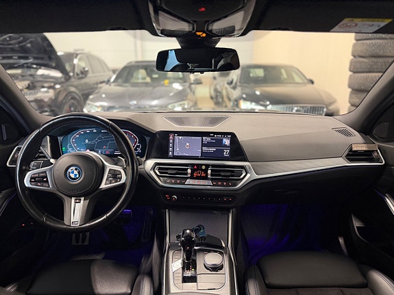 BMW 330e 17 of 30