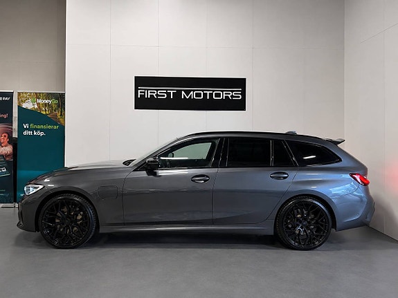 BMW 330e 3 of 30