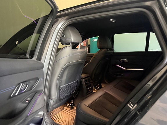 BMW 330e 16 of 30