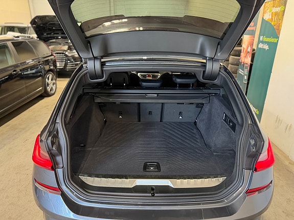 BMW 330e 10 of 30