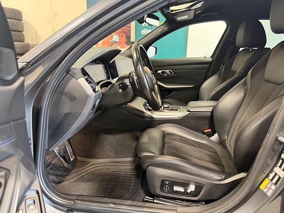 BMW 330e 22 of 30