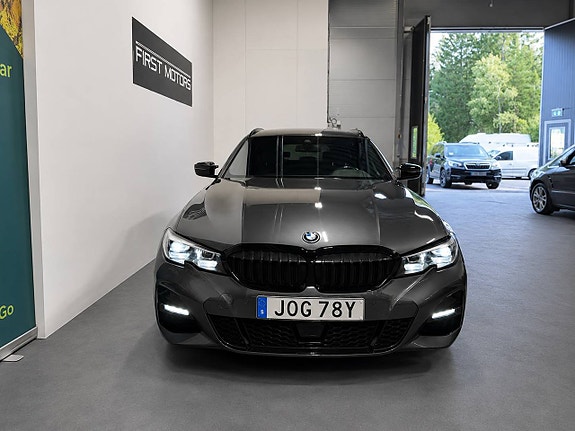 BMW 330e 4 of 30