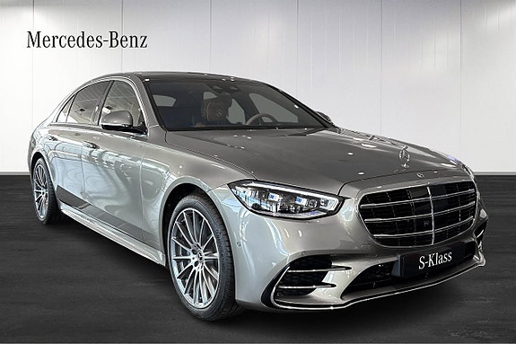 Mercedes-Benz S580 e 2 of 11
