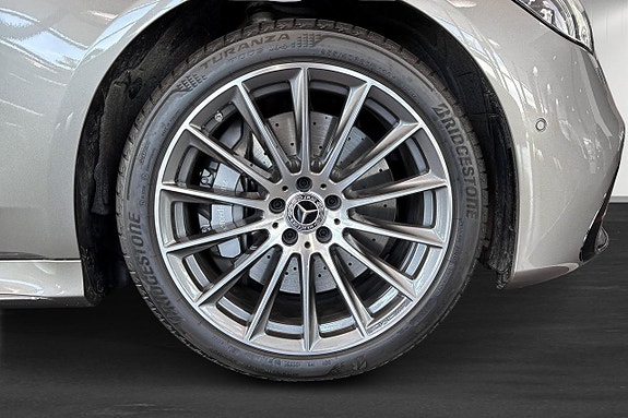 Mercedes-Benz S580 e 5 of 11