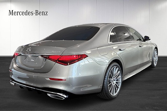 Mercedes-Benz S580 e 4 of 11