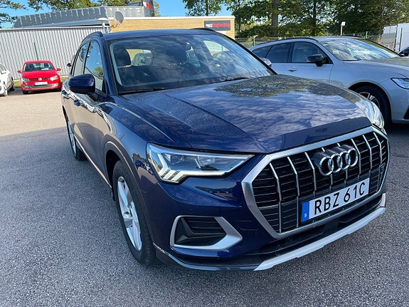Audi Q3 2 of 5