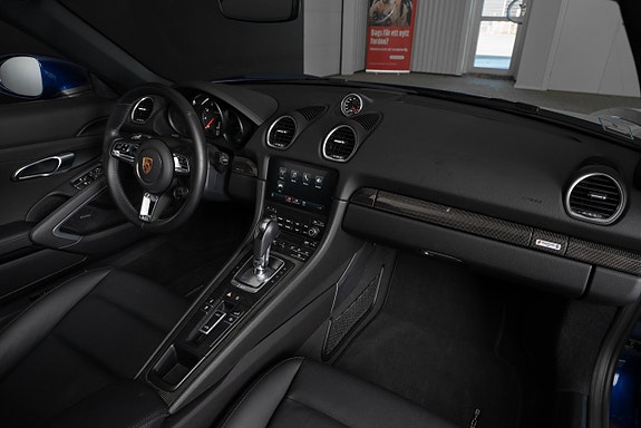 Porsche 718 Boxster 13 of 24