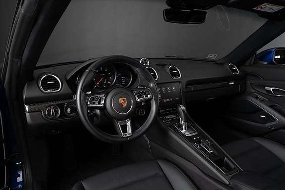Porsche 718 Boxster 7 of 24