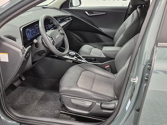 Kia Niro 2 of 9