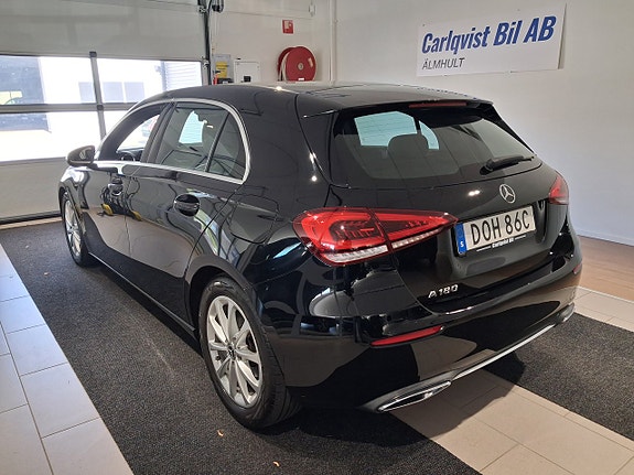 Mercedes-Benz A180 2 of 6