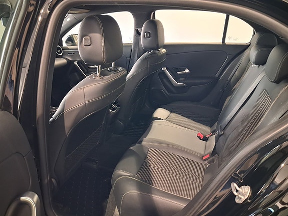 Mercedes-Benz A180 4 of 6