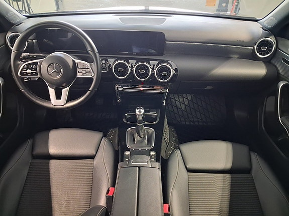 Mercedes-Benz A180 5 of 6