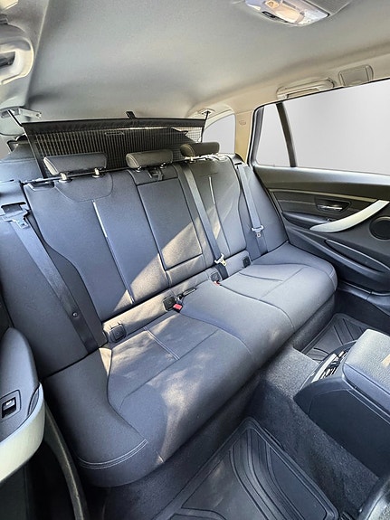 BMW 320d 24 of 29