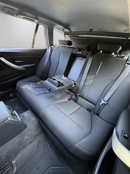BMW 320d 26 of 29
