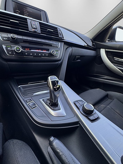 BMW 320d 19 of 29